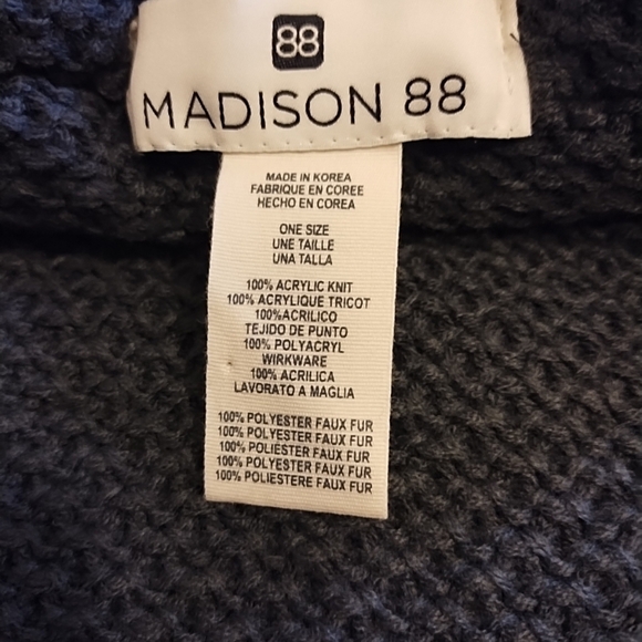 Madison 88 VTG black faux fur silver sparkling infinity scarf on size fits all - Picture 6 of 6